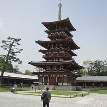 薬師寺の美しい三重塔