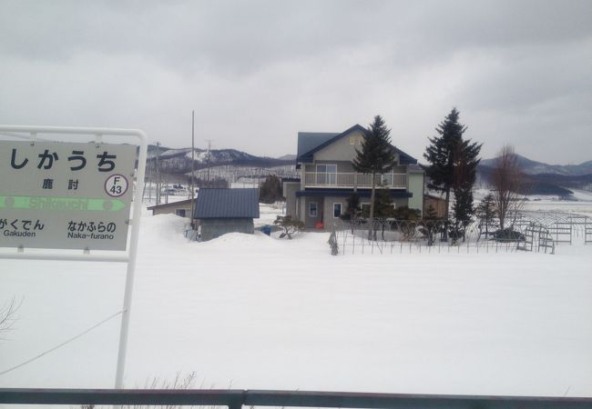 普通列車でも通過することもある