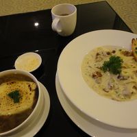 ルームサービス、頼んじゃいました〜