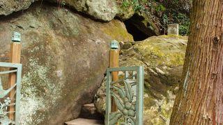 南総里見八犬伝の舞台になったといわれる場所です