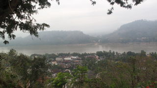 ルアンパバーンの街並みを見渡せれる