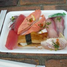 これで１３００円くらいでした。安い！