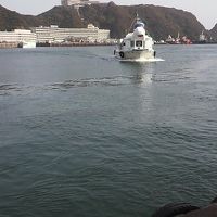 この船でホテルに向かいます♪