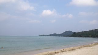 遠浅の海が広がっています。