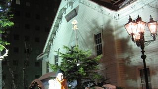 夜の時計台は、神秘的