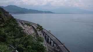 浮世絵のままのさった峠。