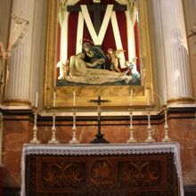 修道院内の教会