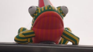 斬新な建物だけど、回りにくいです。