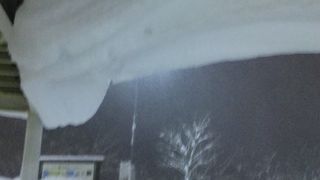 雪のない季節は錦秋湖を眺められます