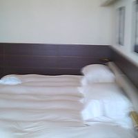 ベッドメイク・・・まるで誰かが使ったかのよう・・TT