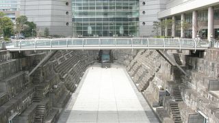 ちょっとローマ劇場みたいな