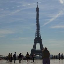 シャイヨー宮の前庭から。