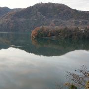 住宅地の真ん中に人造湖