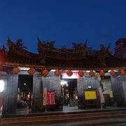 駅近くにある寺院