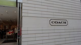 女性の方には立ち止まる場所がありすぎの銀座です