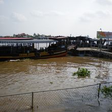これで手漕ぎボートをのる島にいきます。
