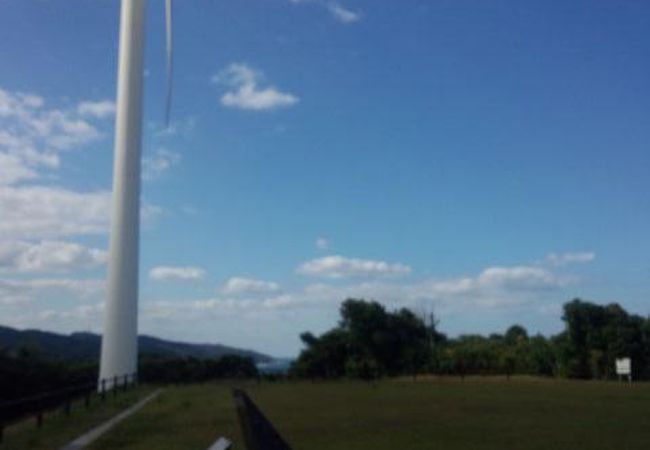 眺めのよい風力発電施設内公園