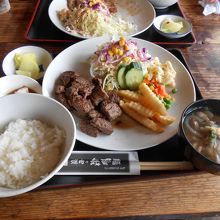 サイコロステーキ定食