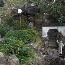 「詩仙」李白、乾杯のポーズ（？）