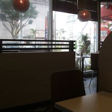 マック店内