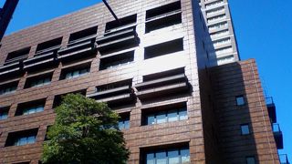 土日は開いていない