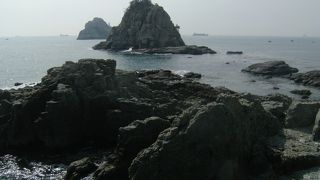 海を見ながらの断崖上をハイキング