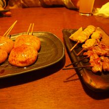 焼きまんじゅうと焼き鳥です