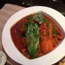 絶品クスクス。ラム肉かチキンが選べます。