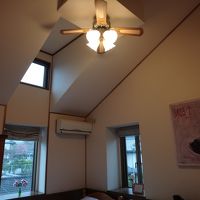 天井が高く、天窓もあります！お洒落〜♪