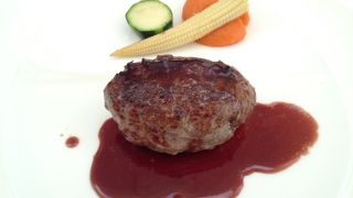 フォアグラ入りのハンバーグ