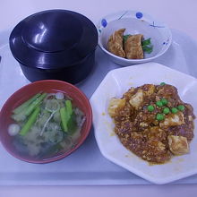 時計台定食は500円以上します