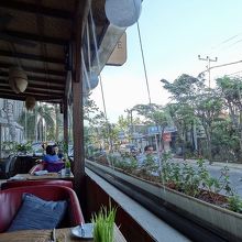 ガラスン外は・・・・あっつい世界　こちらは快適