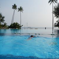 ホテルのプール