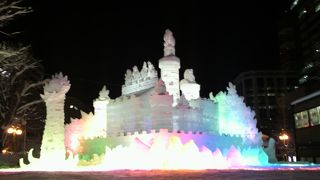 昼と夜で違った魅力があります