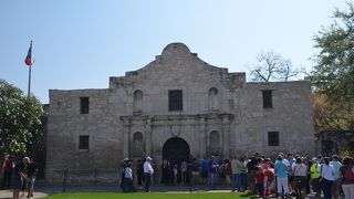 サンアントニオ市民の誇り「アラモの砦」、メキシコ(スペイン)支配から独立の象徴