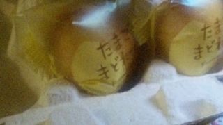 卵パックに入ったかわいいマドレーヌ