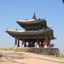 セソン様が直接軍人を指揮した西将台です。