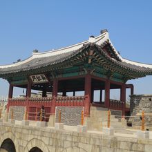 最も人気のある「華紅門」です。