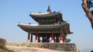 セソン様の気持ちになって城壁を一周廻ってきました。　ソウルから水原へ遷都しようとした気持ちが理解できます。