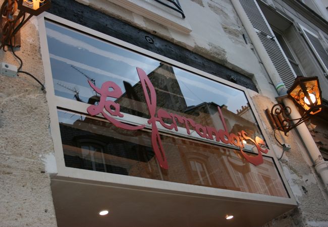 ボリュームたっぷり、パリらしいビストロ