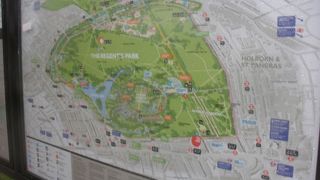 雨が激しく周りには人気も無く