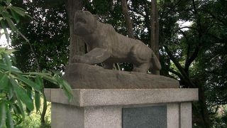 自由民主党副総裁も勤めた政治家の碑