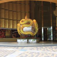 玄関の龍のオブジェ