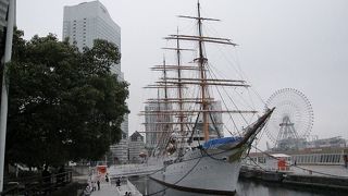 日本丸は「太平洋の白鳥」や「海の貴婦人」などと呼ばれた、美しい航海練習船でした。
