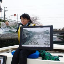 きれいなお姉さんガイドによる堺の解説を聴きます