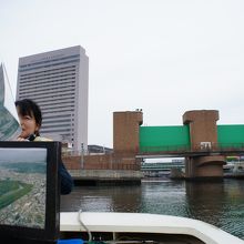 海から水門に戻ります