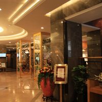 狭いがきれいなロビー