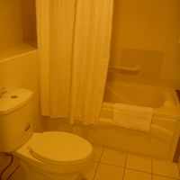 ちょっと小さいけど、バスタブ付き