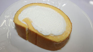 クリームたっぷりロール