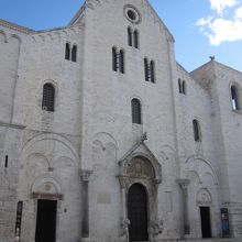 堂々とした教会っぷり。